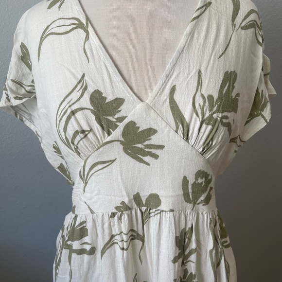 White Closet Elements Maxi Dress with Olive Floral Print - Picture 6 of 12